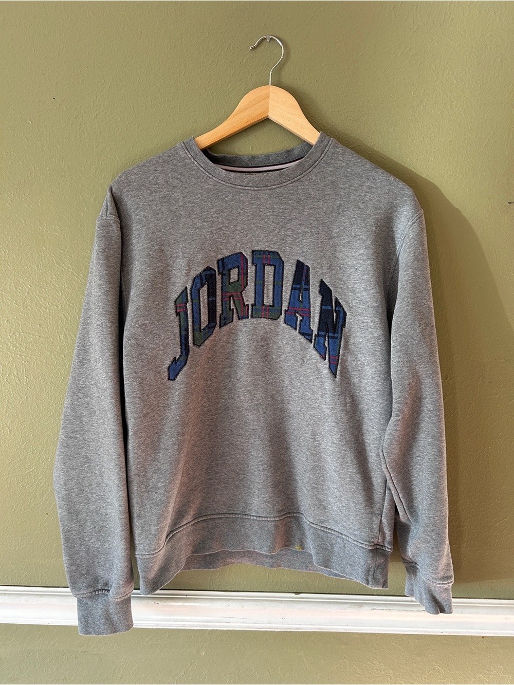 Jordan Jumpman Men's Gray Crewneck Sweatshirt Holiday Tartan Lettering Small